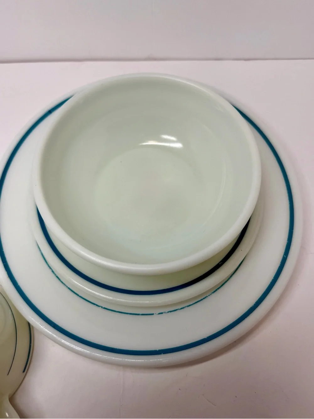 Vintage Pyrex Corning Tableware 4-Piece Place Setting – Blue Stripe / Blue Band